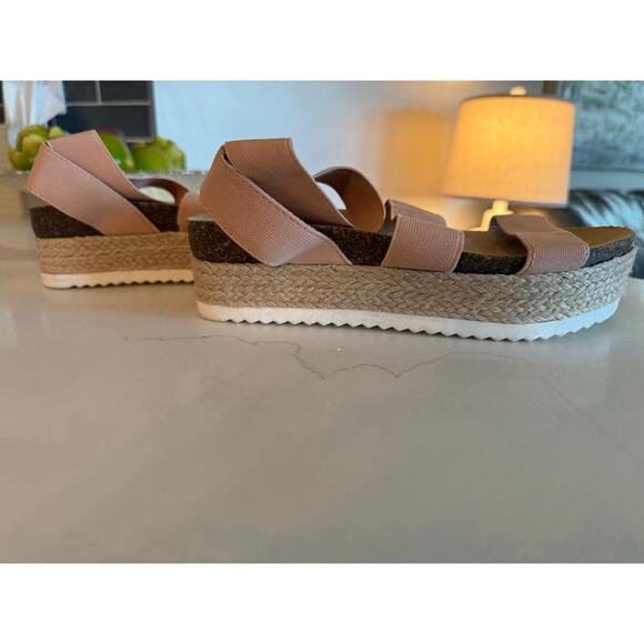 Report Footwear Blush Platform Sandals Size 7.5 NWOT - Picture 2 of 7